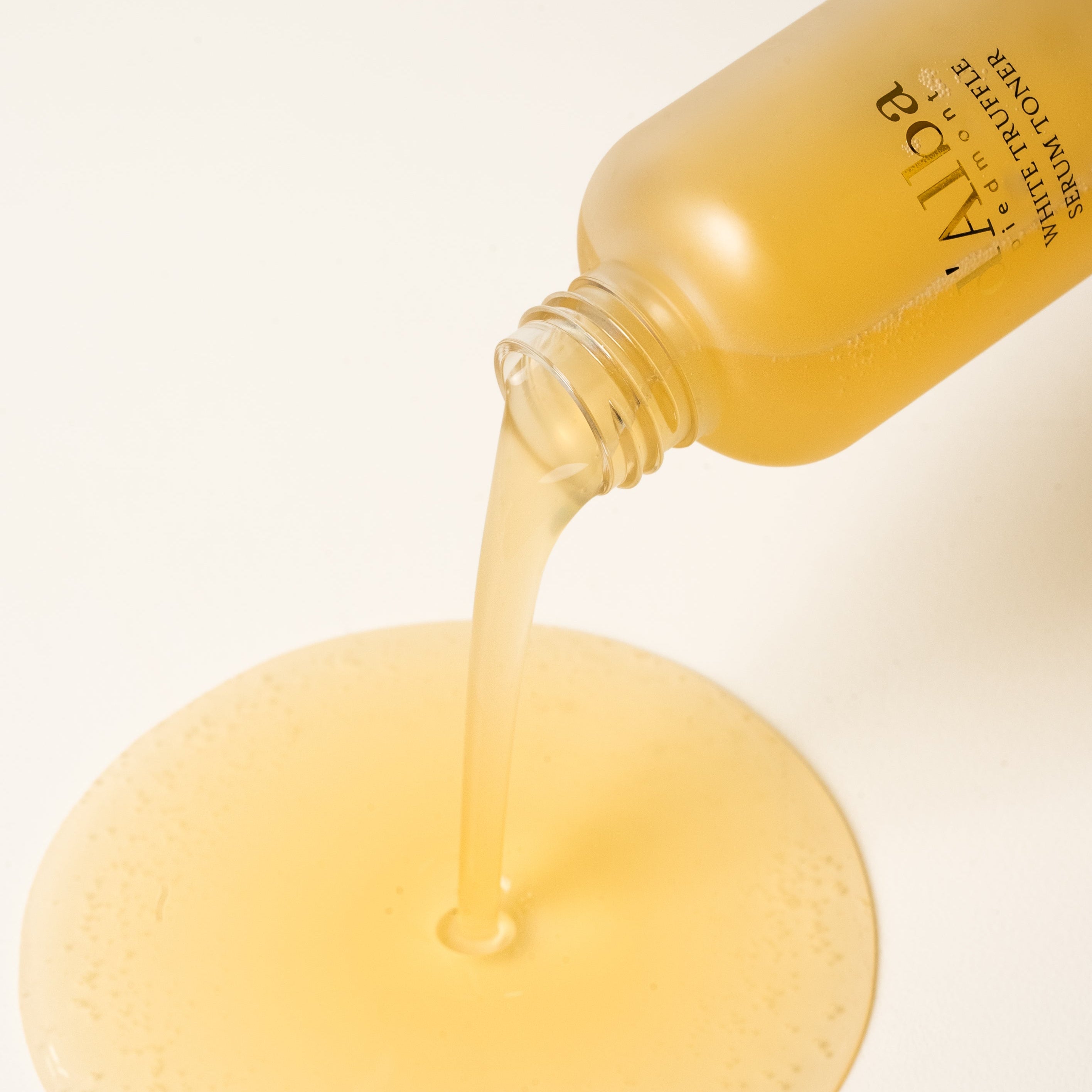 White Truffle Moisturizing Serum Toner