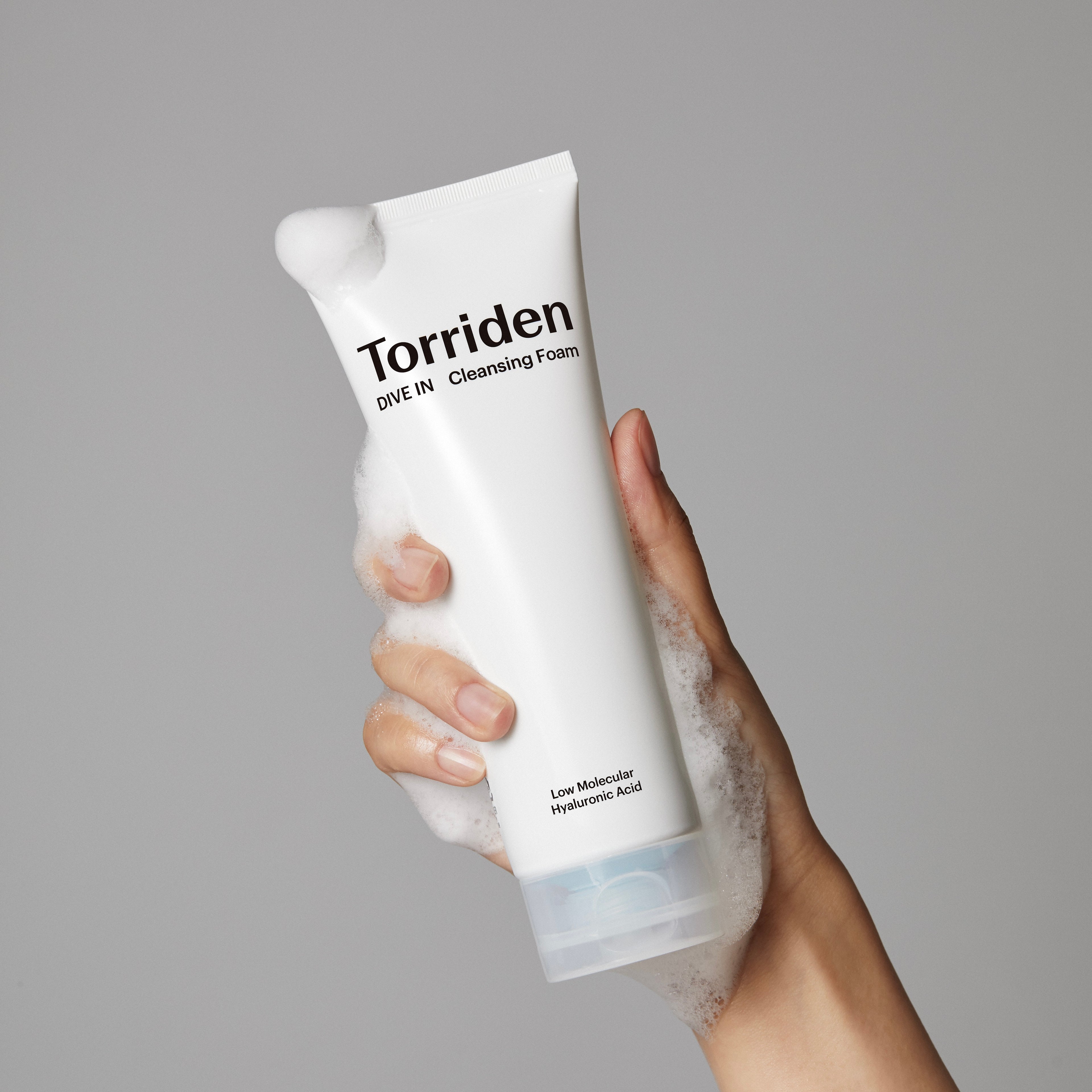 DIVE-IN Low Molecular Hyaluronic Acid Cleansing Foam